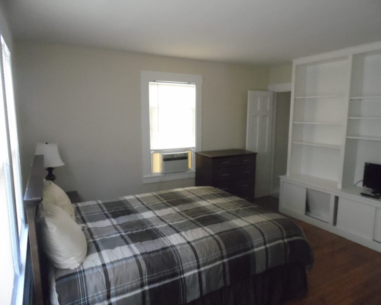 House 52 Bedroom